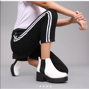 🔥NWOT Chunky white and black ankle booties